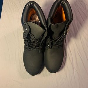 Black timberland boots